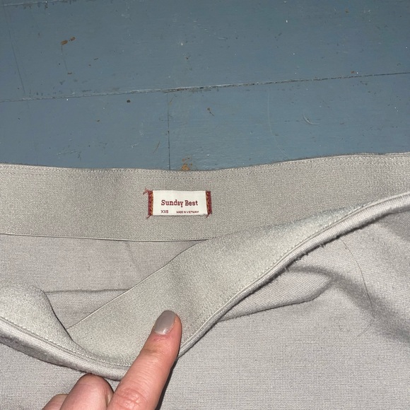 Aritzia skirt brand new worn once! - Picture 2 of 2